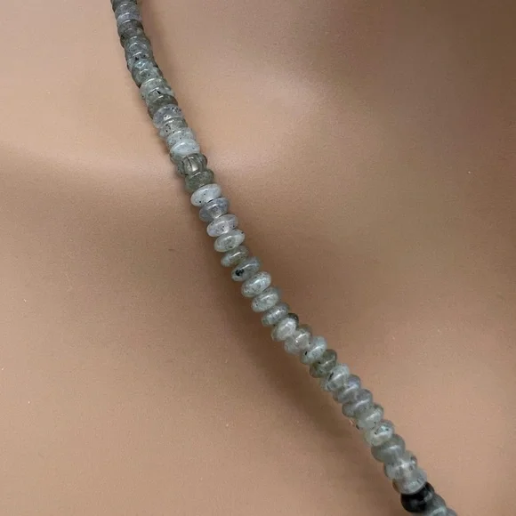 Dyed Agate and Prehnite Beaded Heart Pendant Necklace - Picture 2 of 5